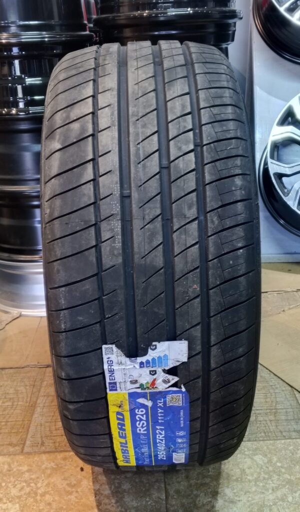 295/40r21 Habilead