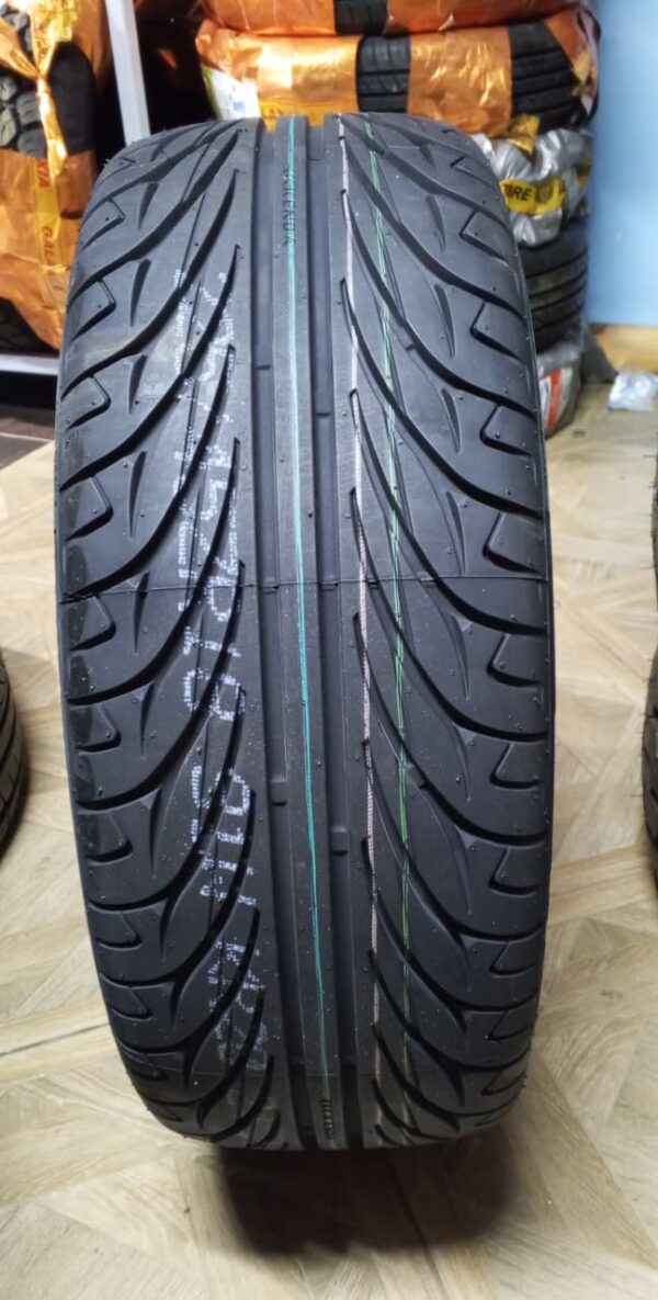 Kenda KR20 225/45R18