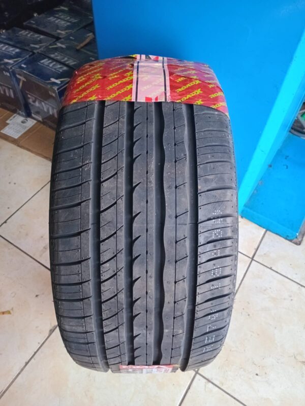 235/45R21 RoadX Tyres