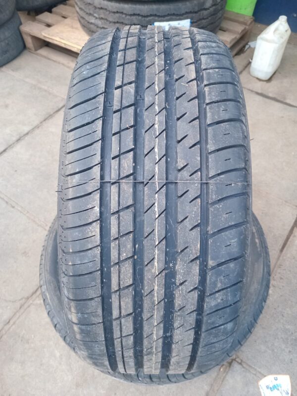 235/45R21 Boto Genesy Tyres