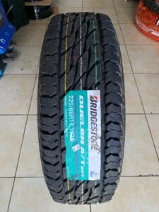 225/65R17 Bridgestone