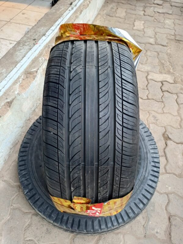 255/45R18 103W Kenda KR32